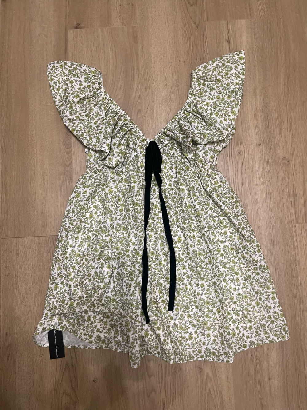 NWT Green Floral V-Neck Mini Dress with Black Tie (S) - Picture 3 of 6